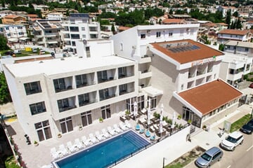 Hotel Akapulco, Sutomore